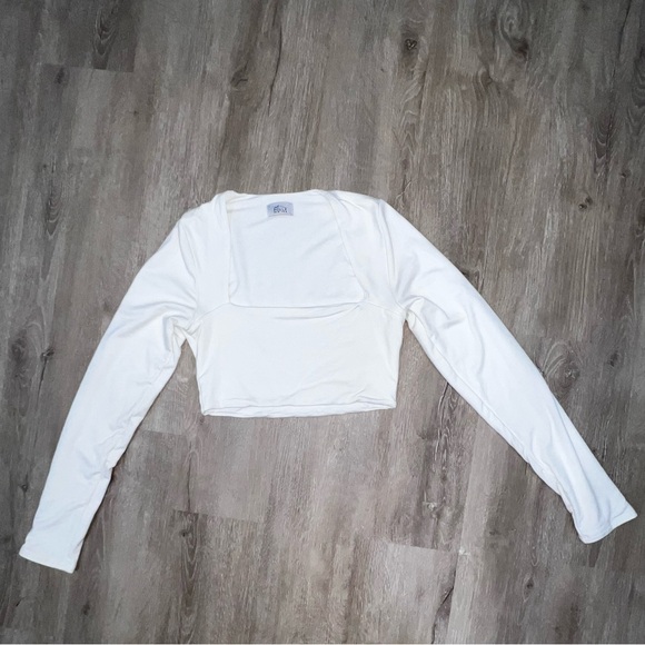 ARCH-Long Sleeve Crop Top in Ivory - Picture 6 of 9